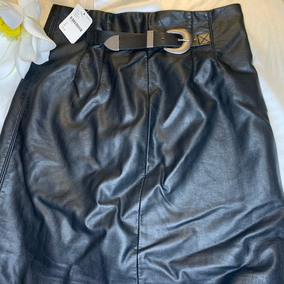 Leather vegan skirt - Picture 2 of 3